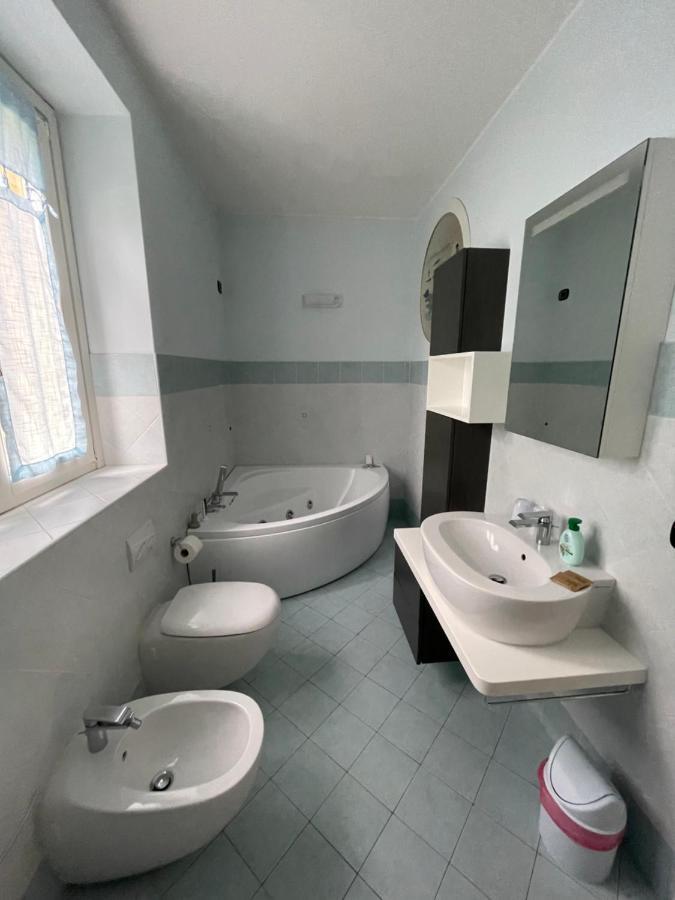 Cottage Il Cigno Con Accesso Al Lago - Como Lake デルヴィオ エクステリア 写真
